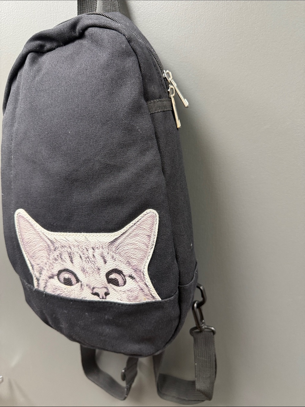 Black Cat Peek-A-Boo Sling Backpack - Cute Cat Design - Picture 3 of 8